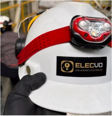 Casco de seguridad ELECVO en terreno